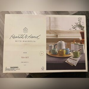 Hearth and Hand play Tea Set
